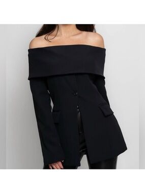 Sierra Darien cut out shoulder jacket Size XL